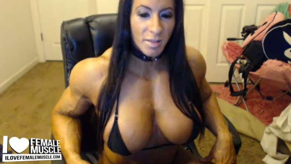 Angela Salvagno flaunting seriously ripped bod on webcam